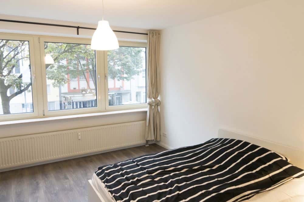 Zimmer in der Karlstraße-Düsseldorf-ROOM-1