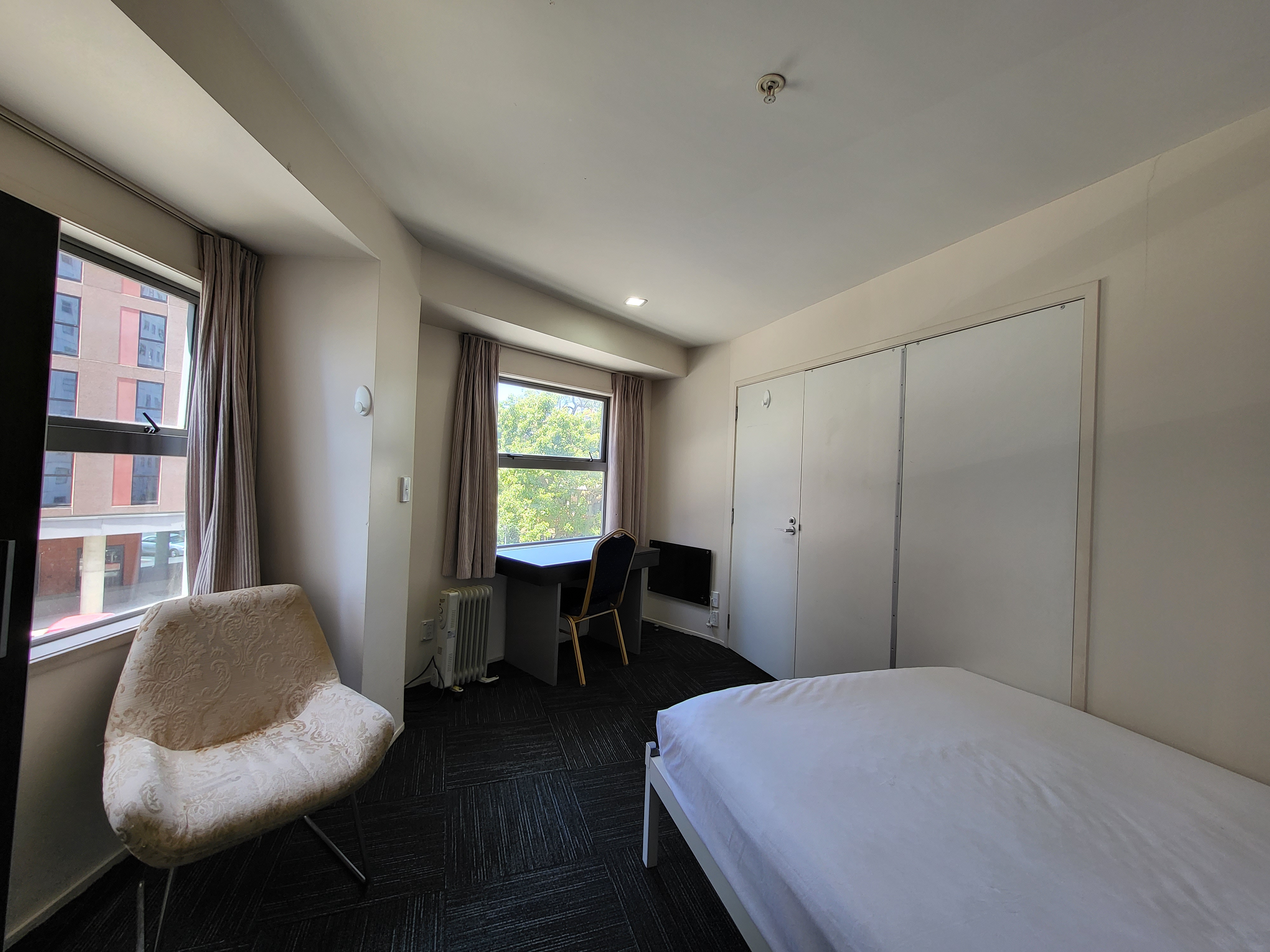 2-bed apartment with 2 bathrooms (Whole unite) room image 1