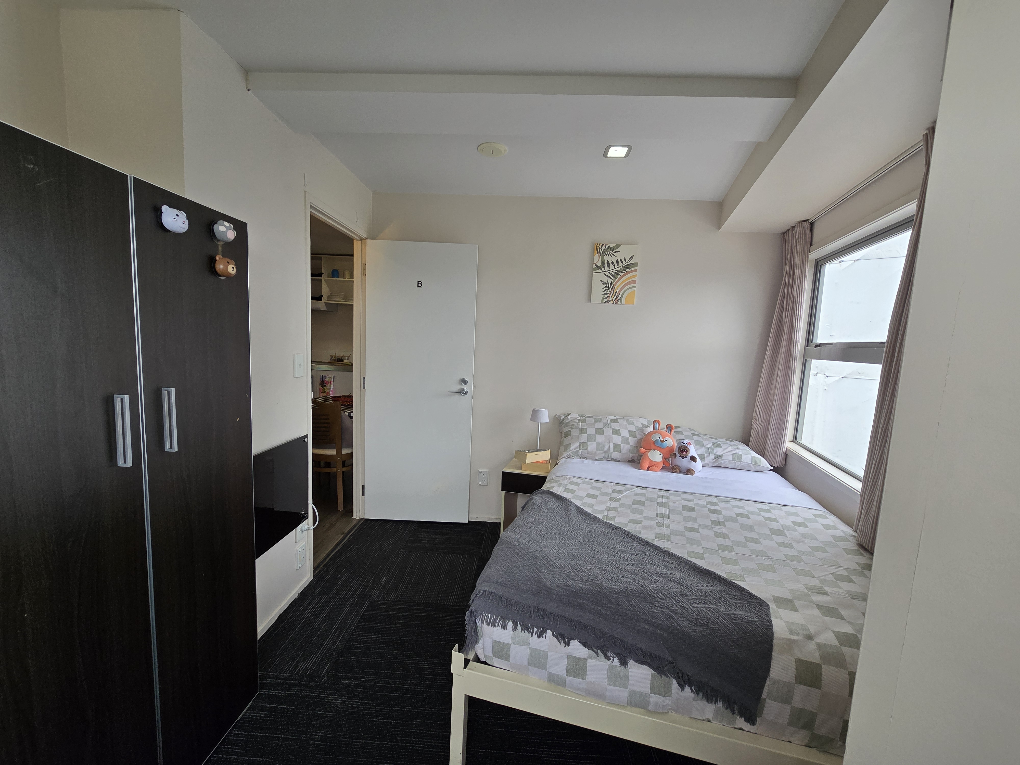 3-bed apartment with 2 bathrooms (Standard private) room image 2