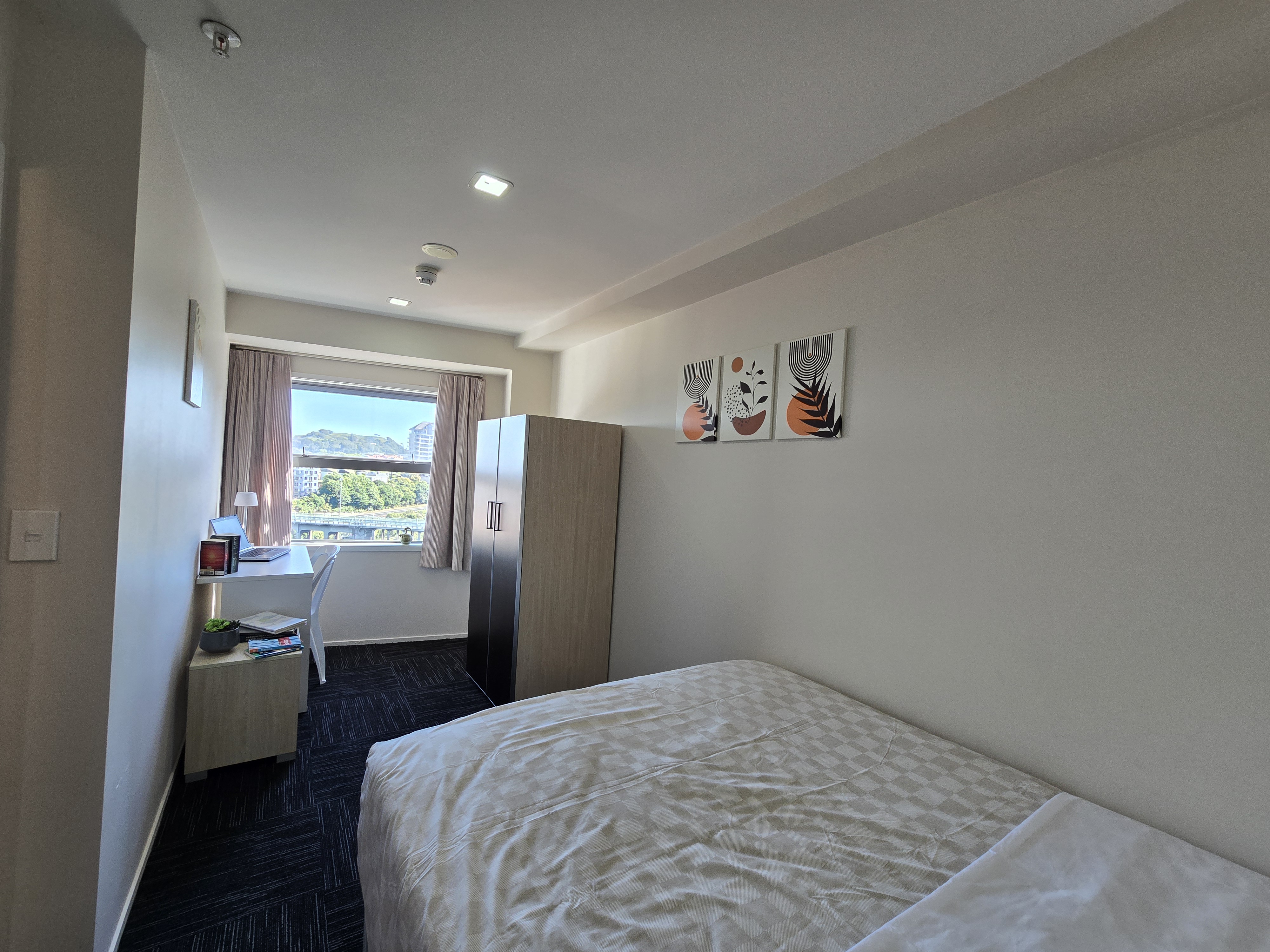 3-bed apartment with 1 bathrooms (Big private room) room image 2