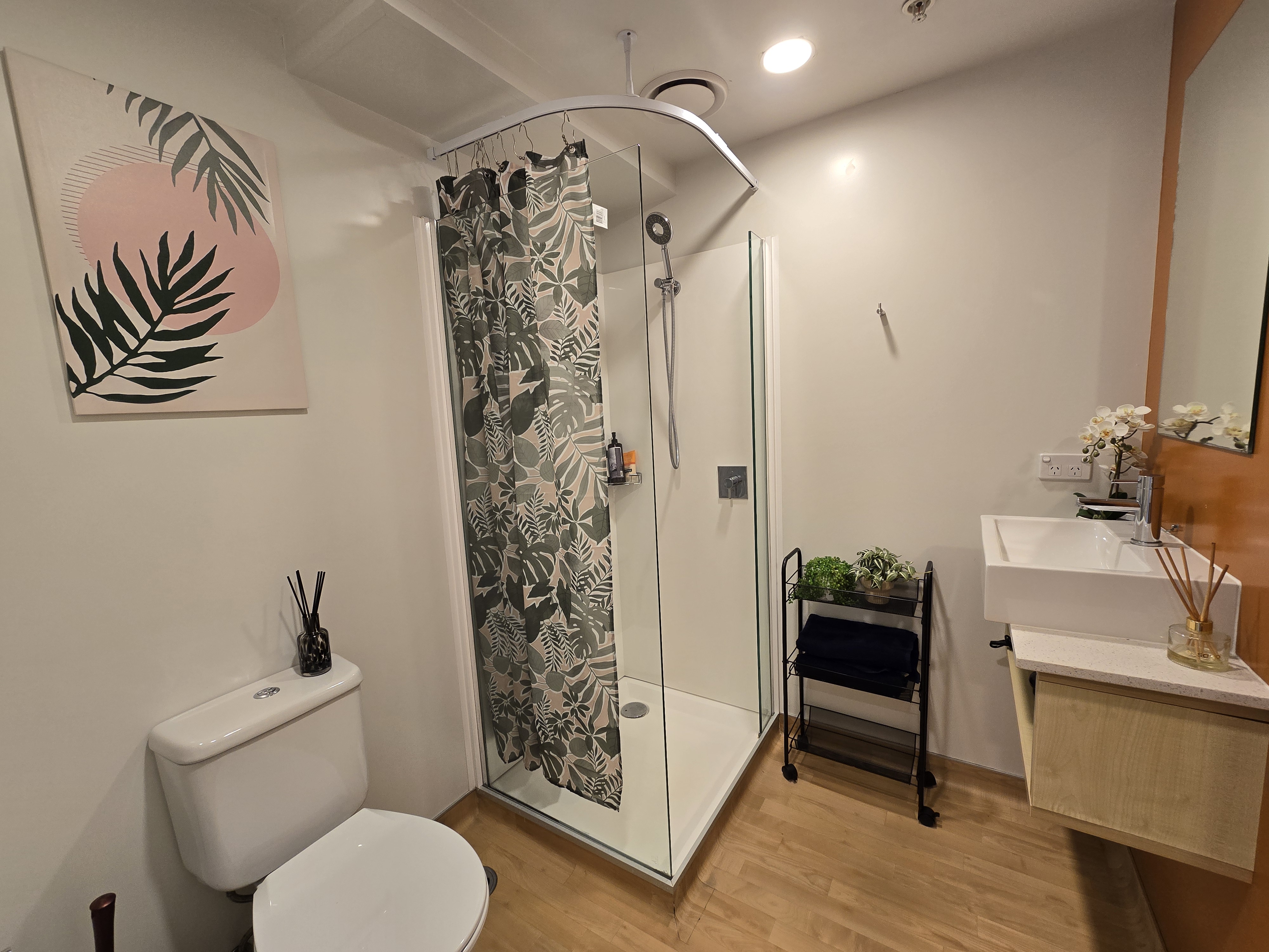Standard Studio Apartment BATHROOM 4