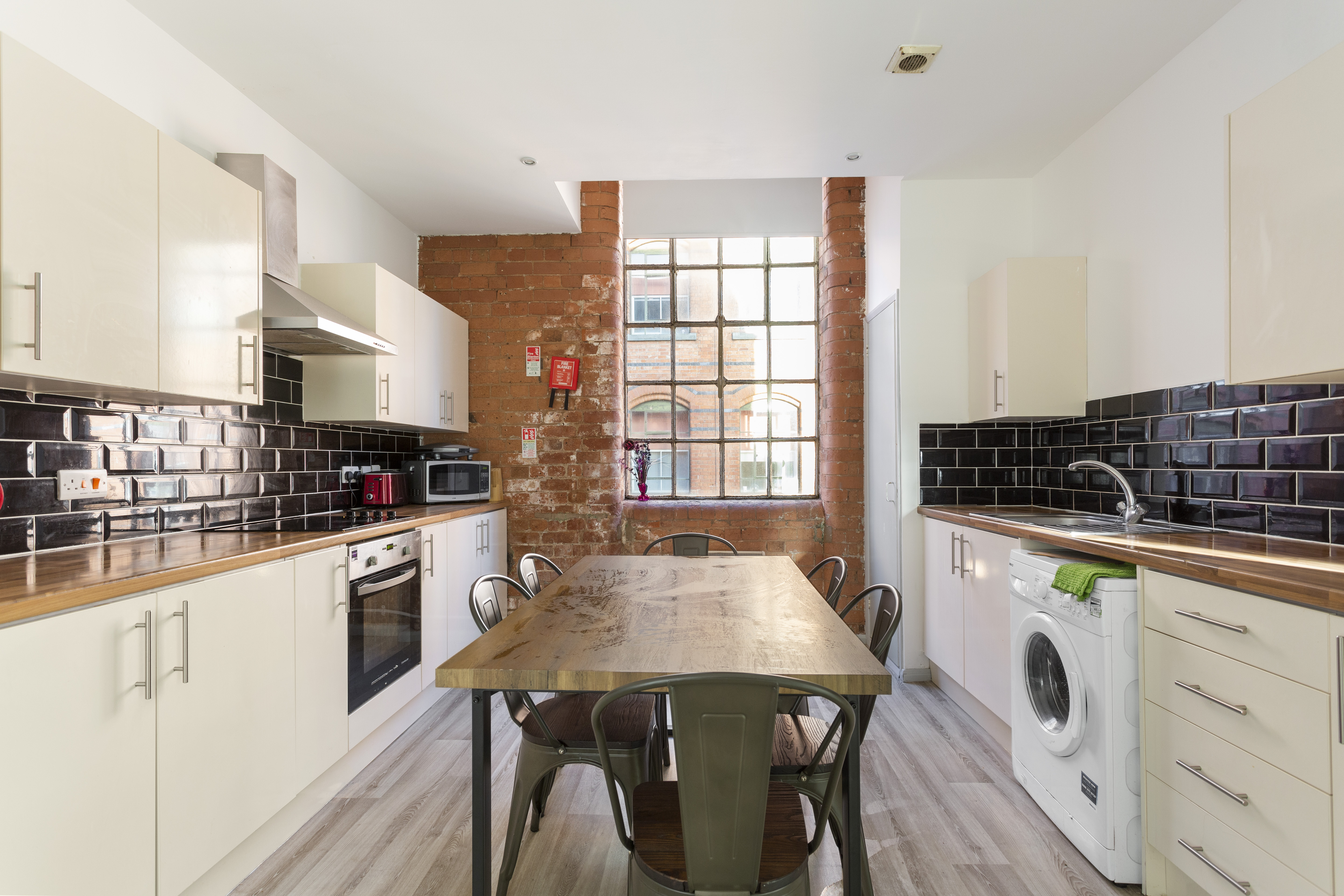 KITCHEN KITCHEN