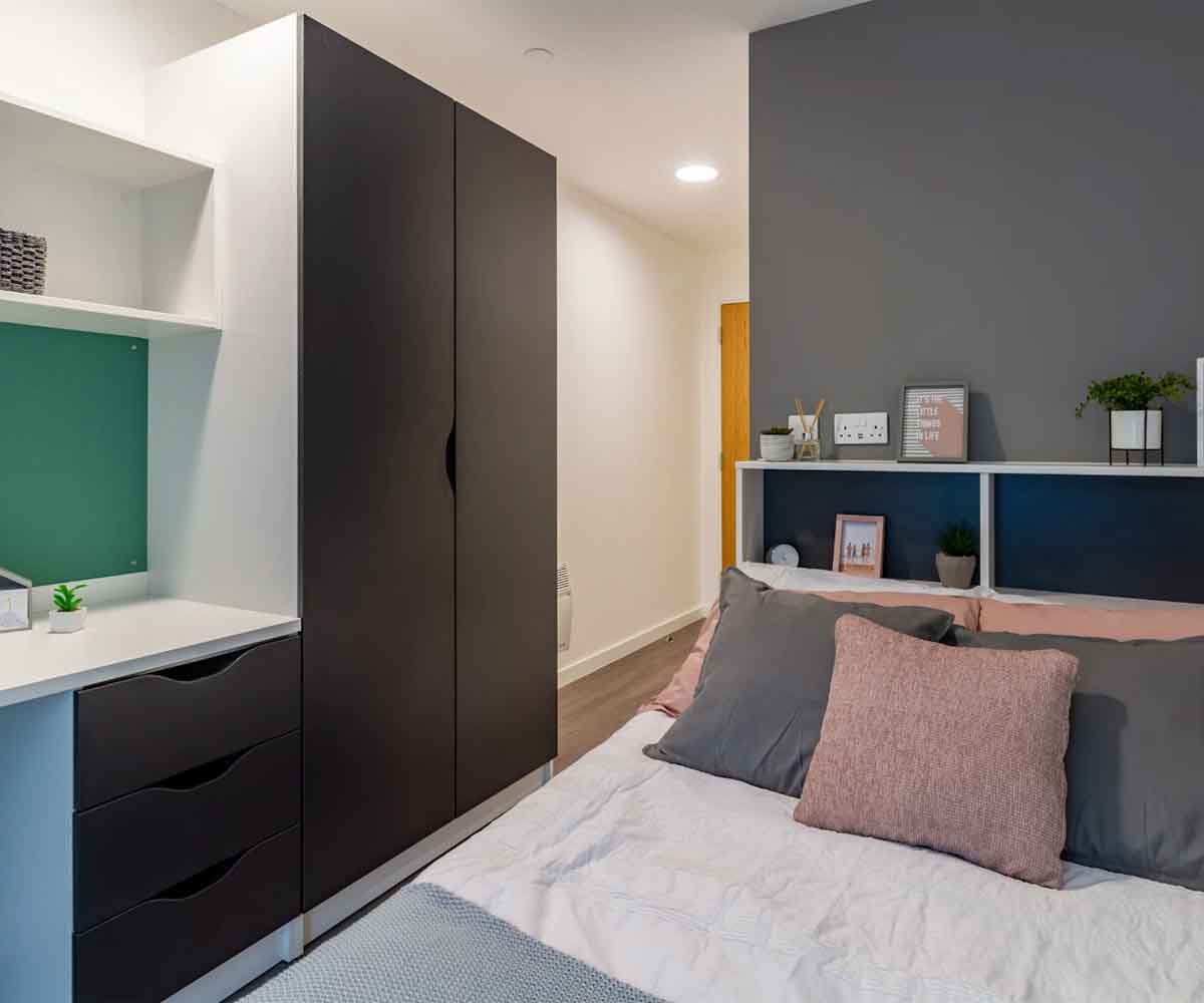 Classic Ensuite room image 4