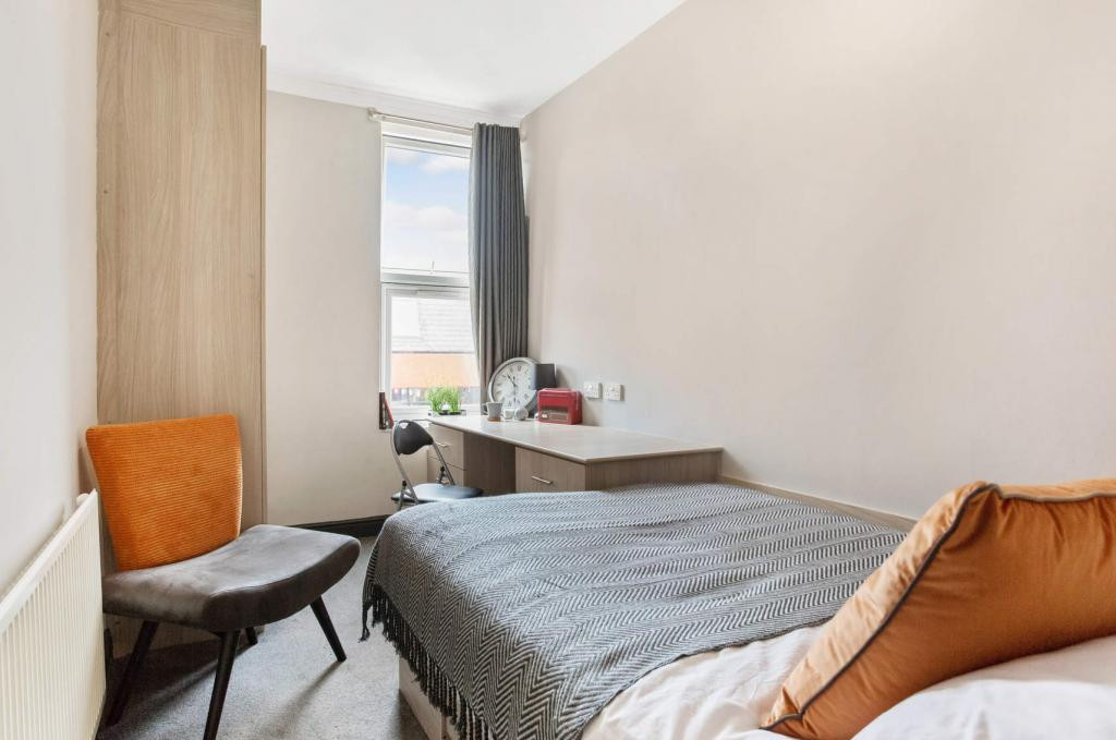 ROOM ROOM
