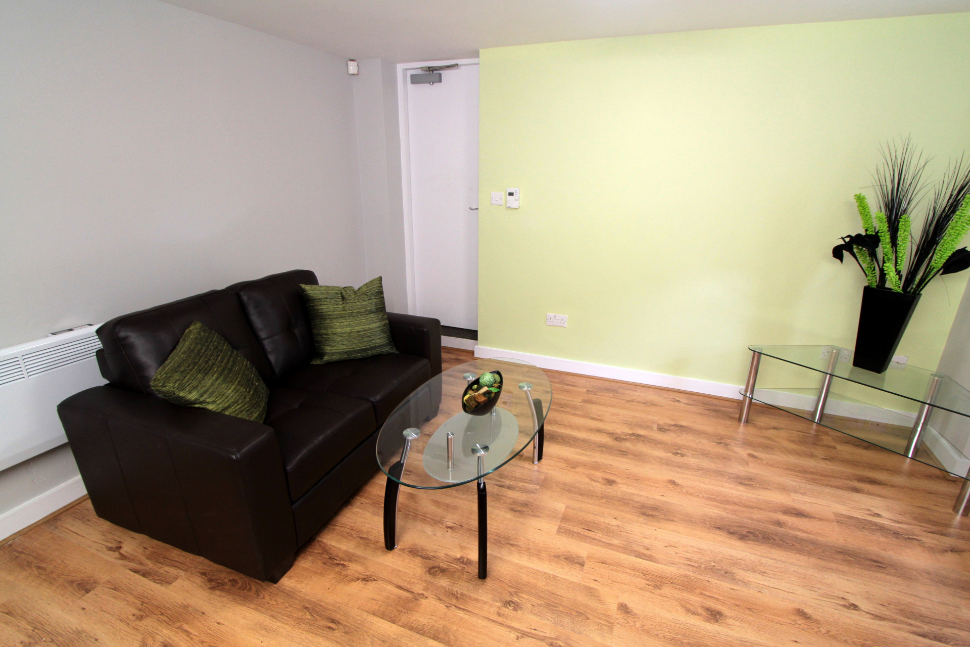 1 Bedroom Apartment room image 1