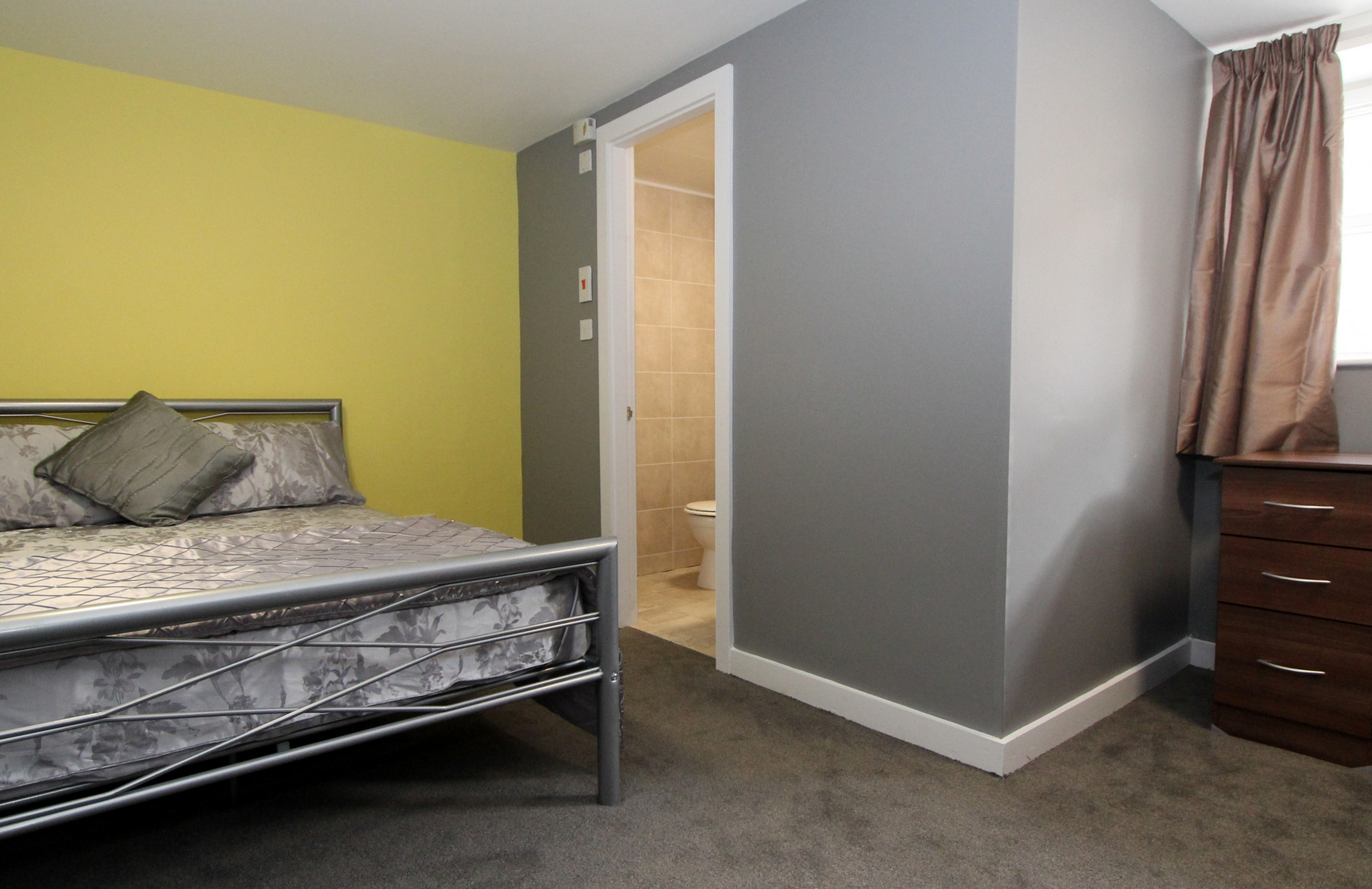 ROOM ROOM
