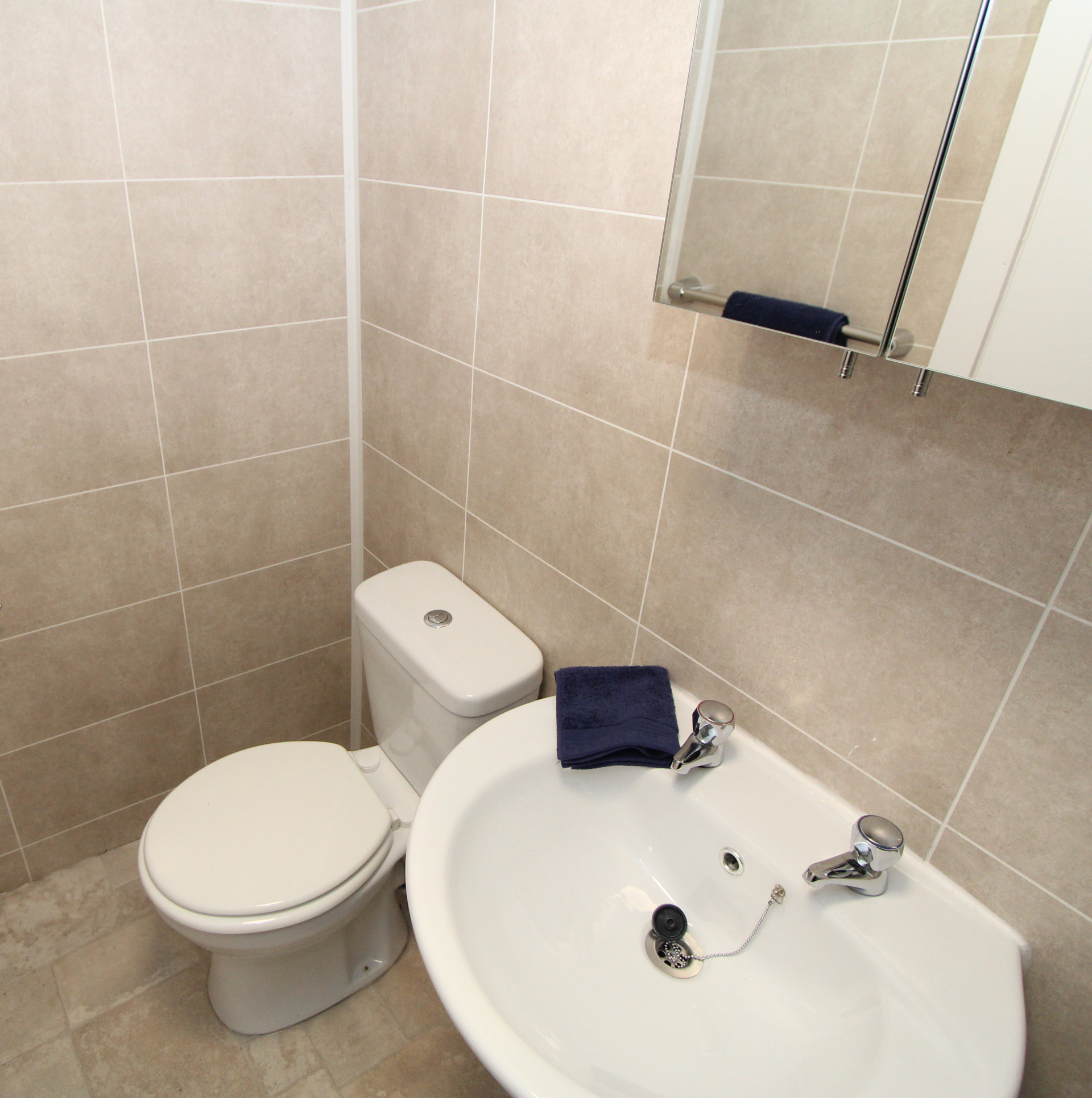 BATHROOM BATHROOM 3