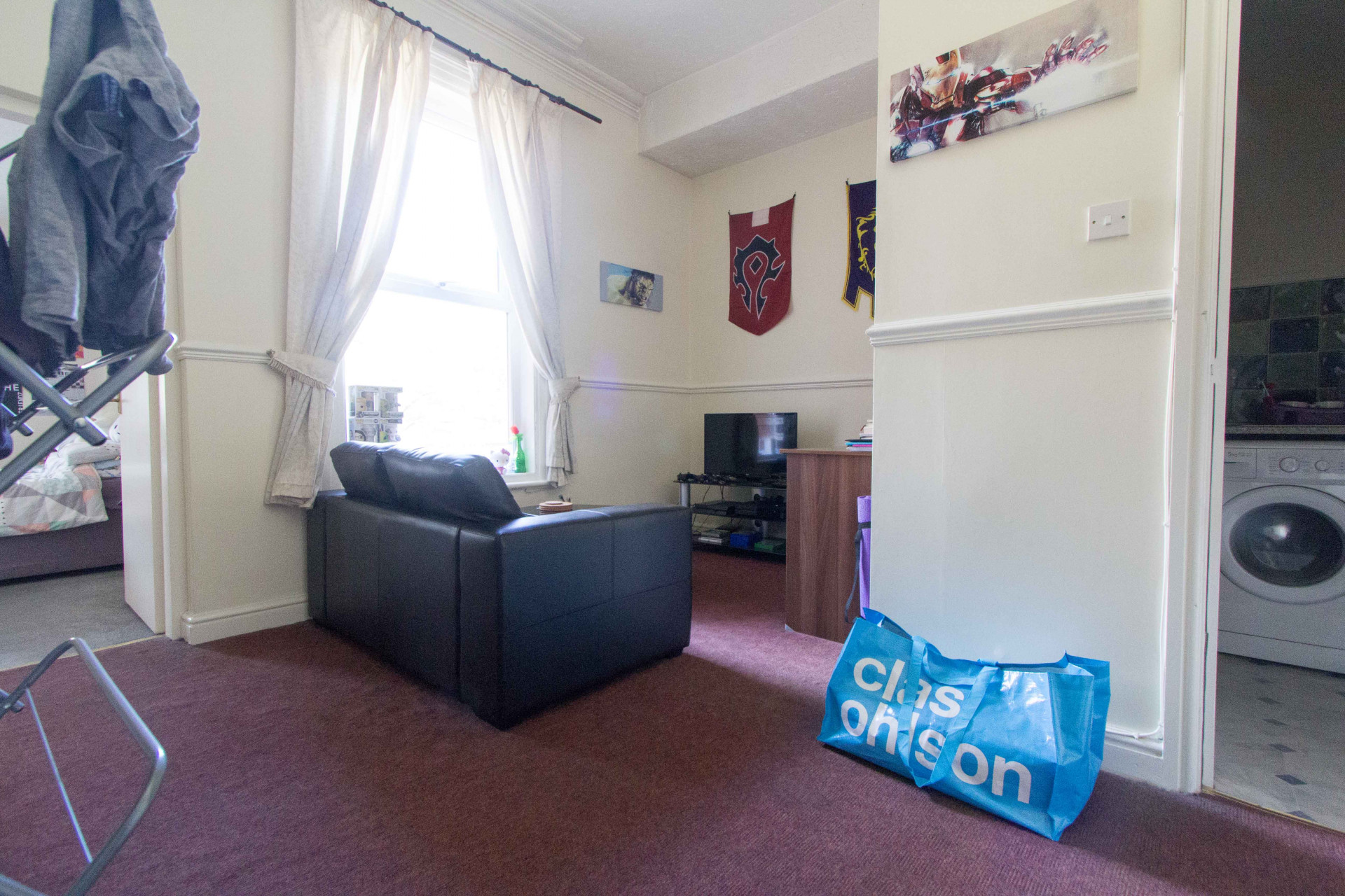 One-Bed Apartment room image 1