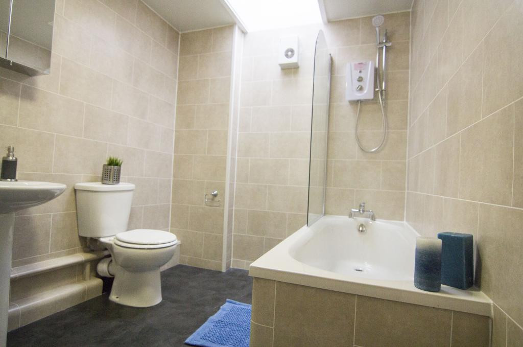 BATHROOM BATHROOM 3