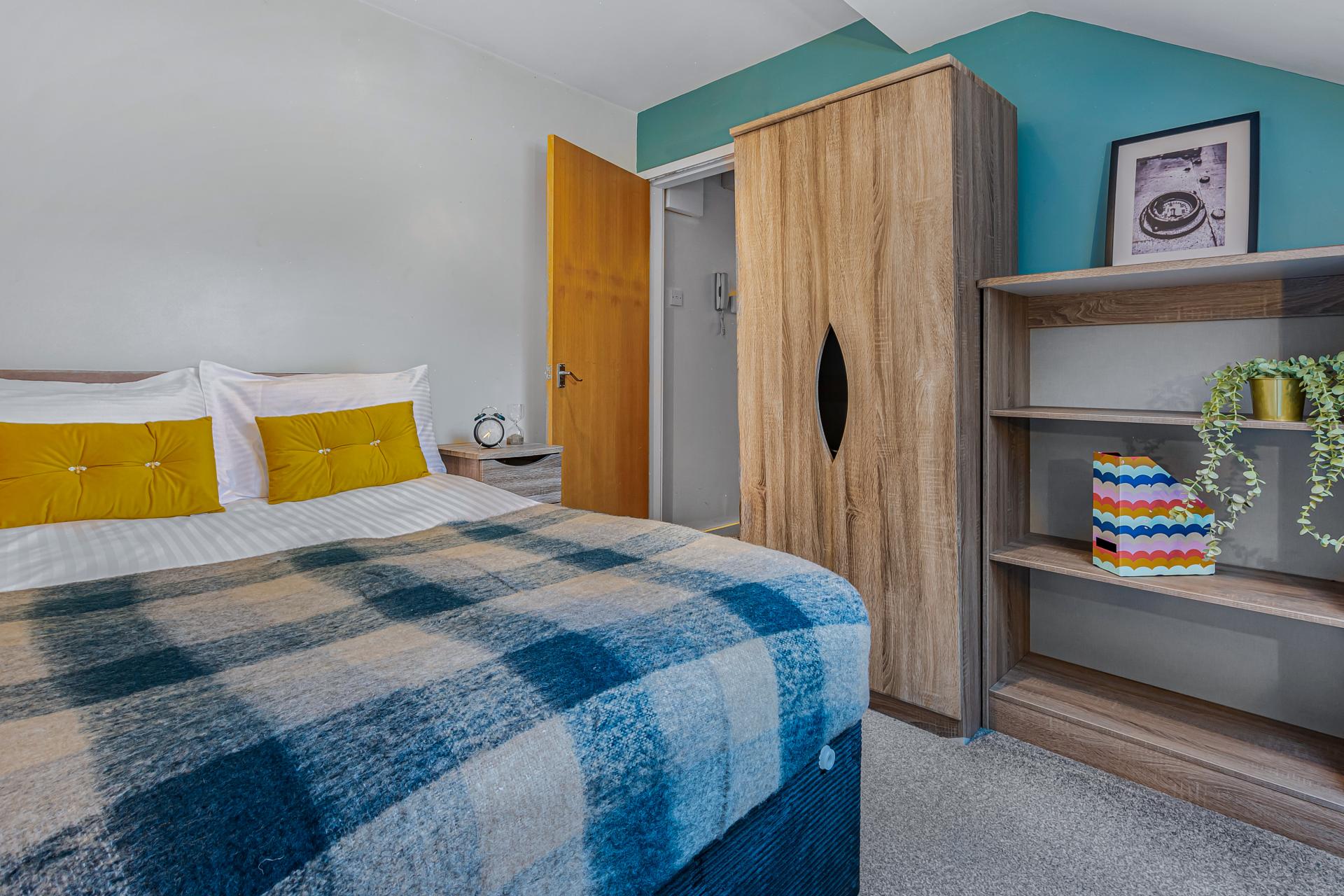ROOM ROOM 1