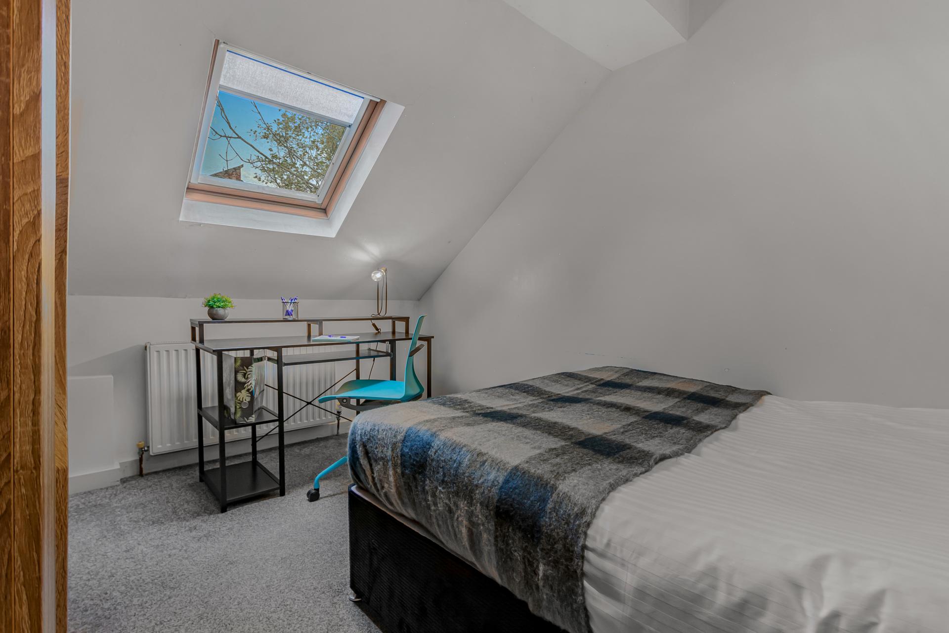 ROOM ROOM