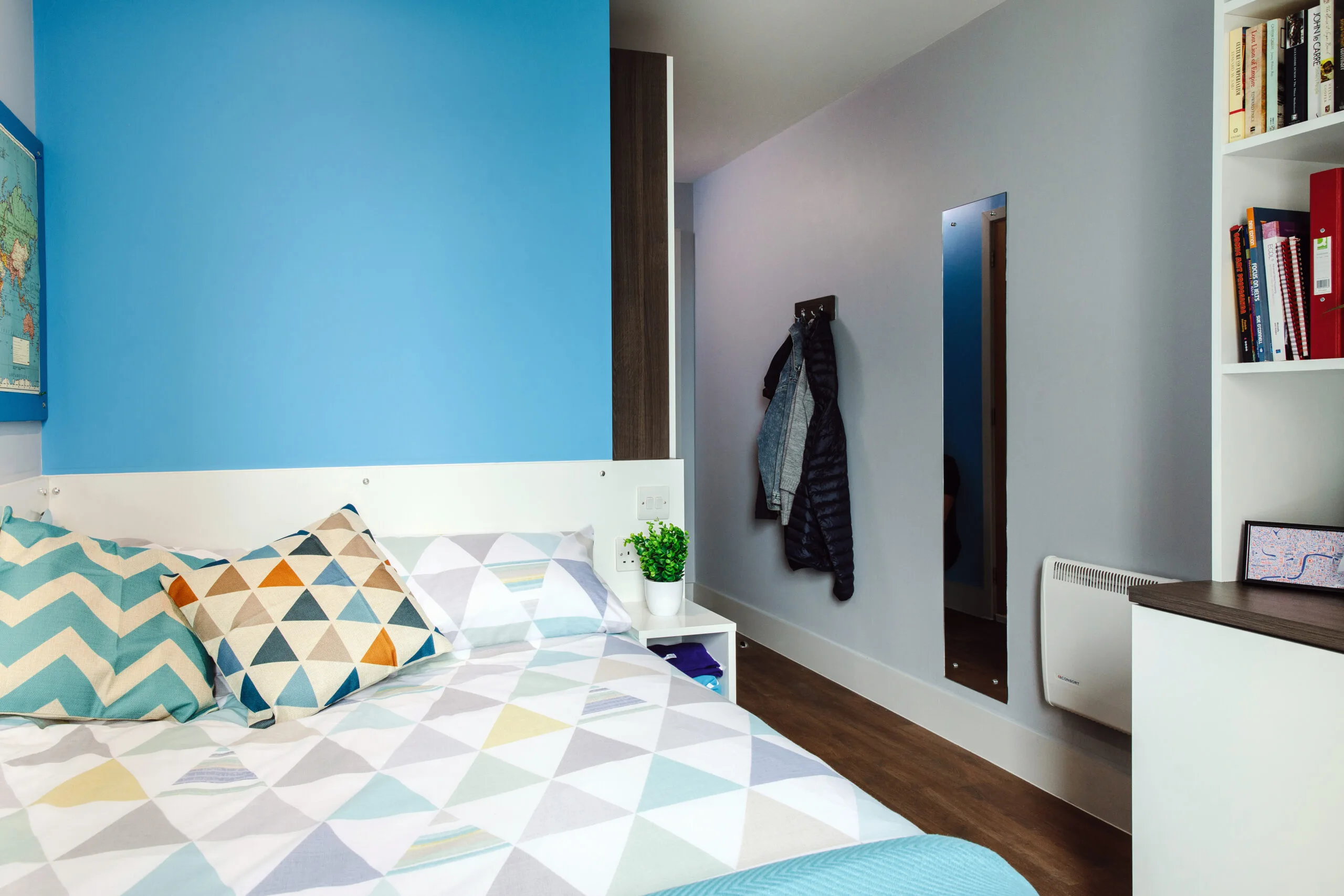 Deluxe Ensuite room image 1