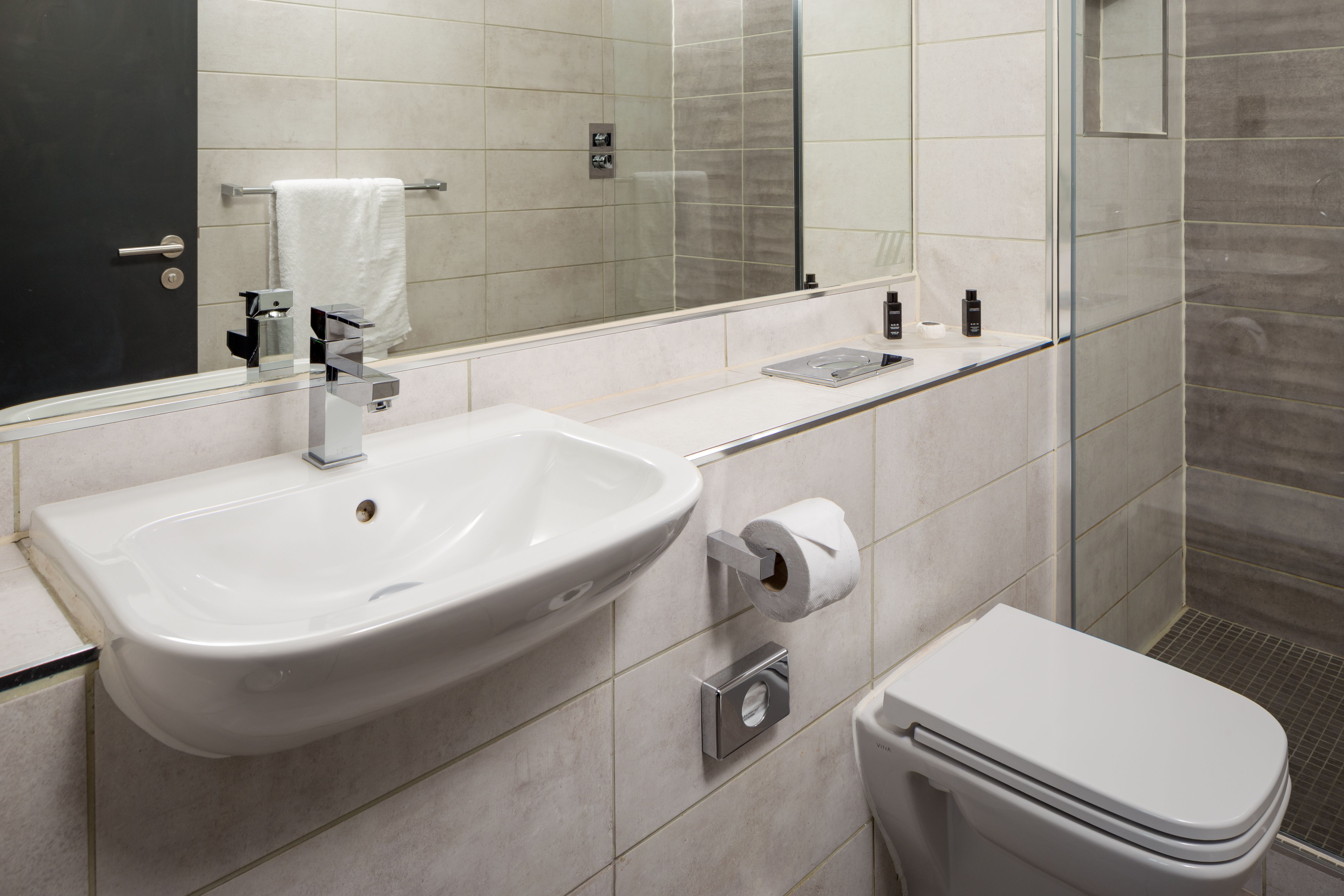 Smart Apartment BATHROOM 3