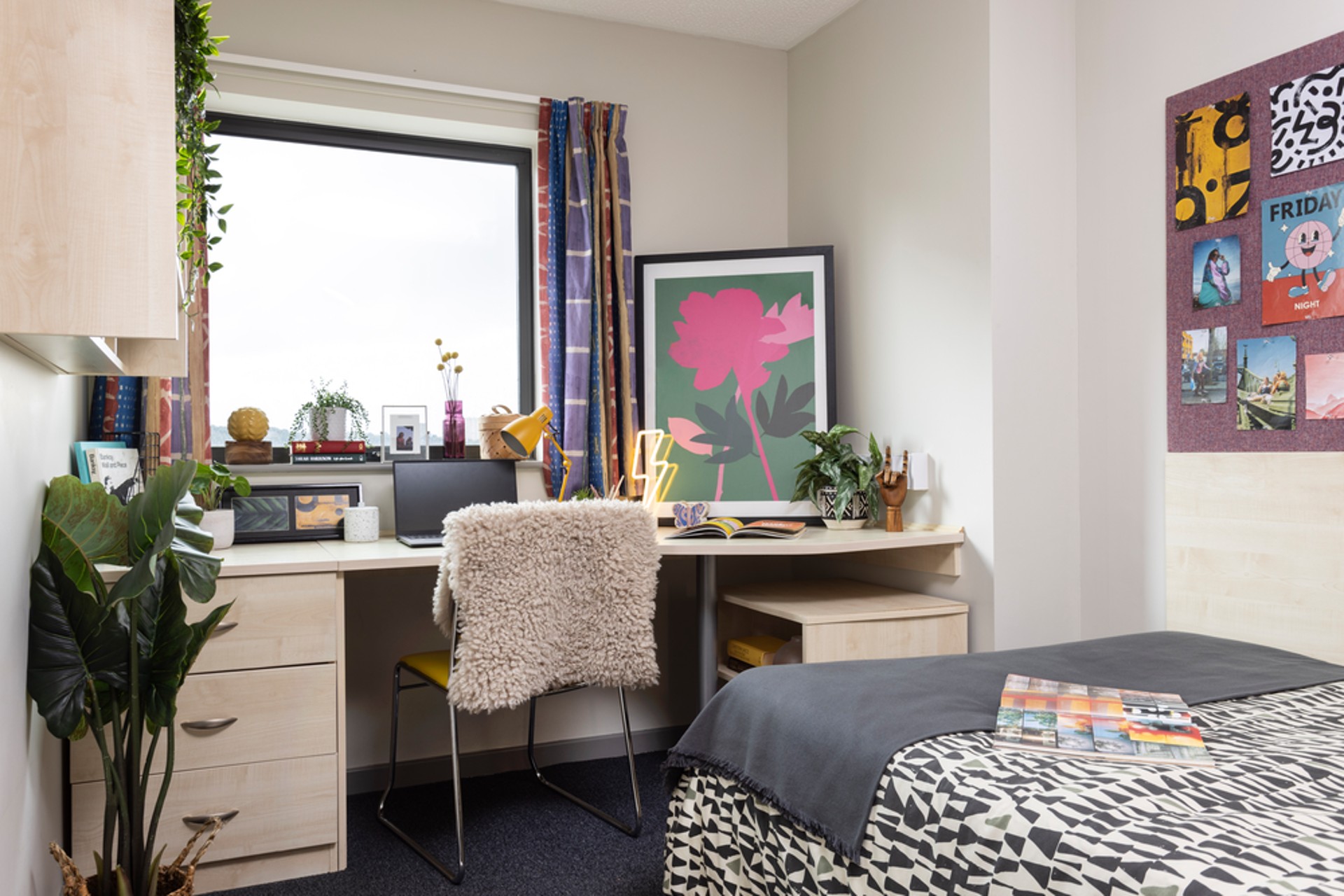 Ensuite Extra large Standard Double room image 1