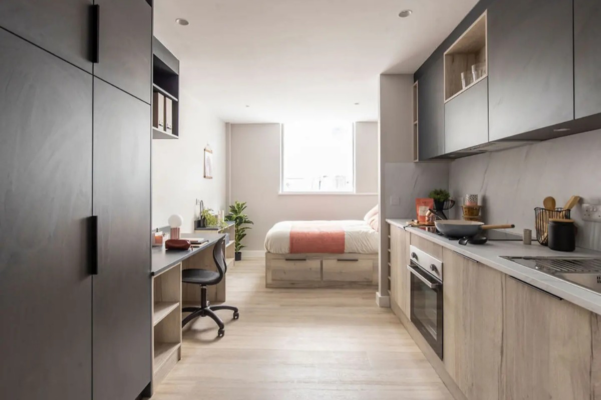 Large Studio - Ground Floor room image 1