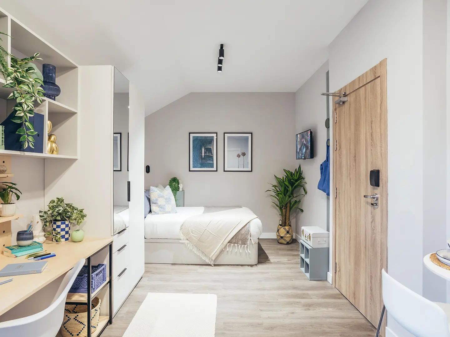 Yugo Palm Studios-Seville-ROOM-1