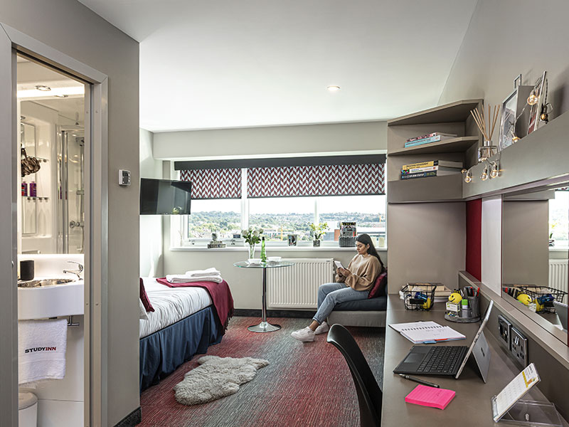 Platinum Studio room image 1