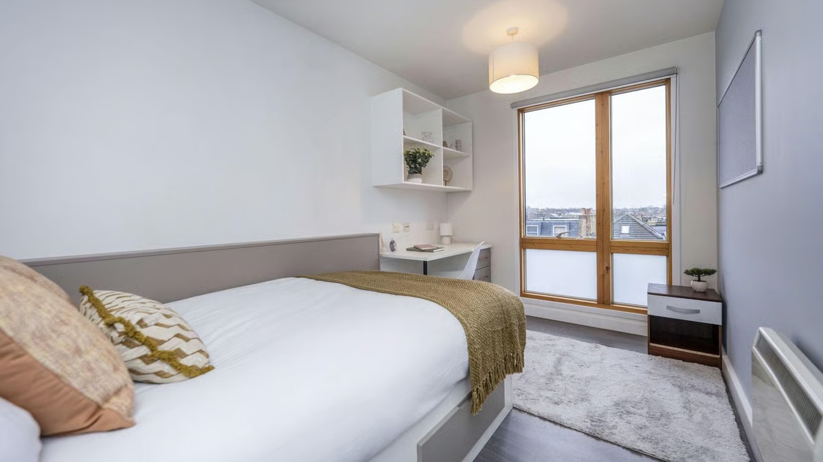 Premier Ensuite ROOM 2