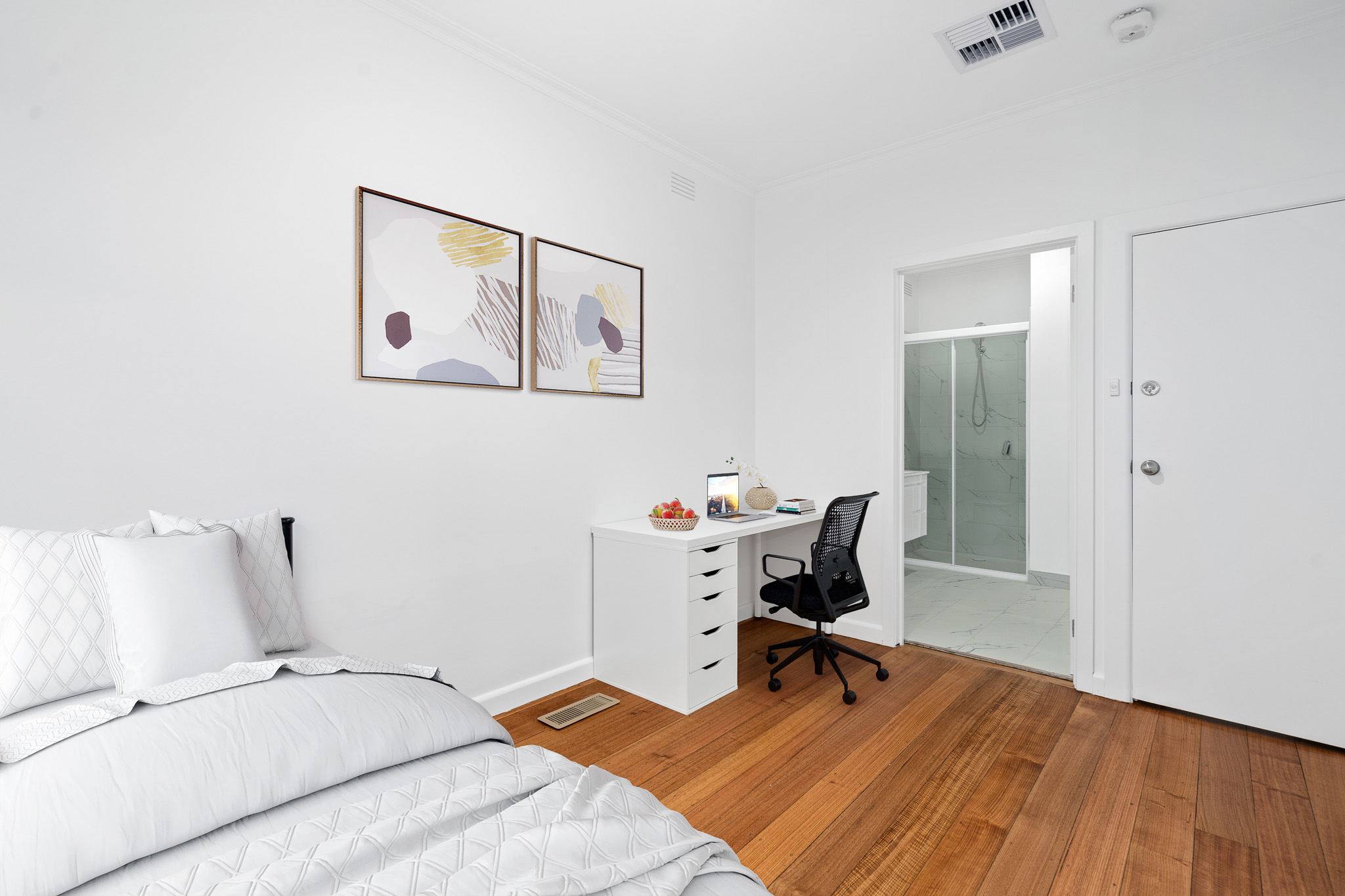 Single Ensuite Room room image 1