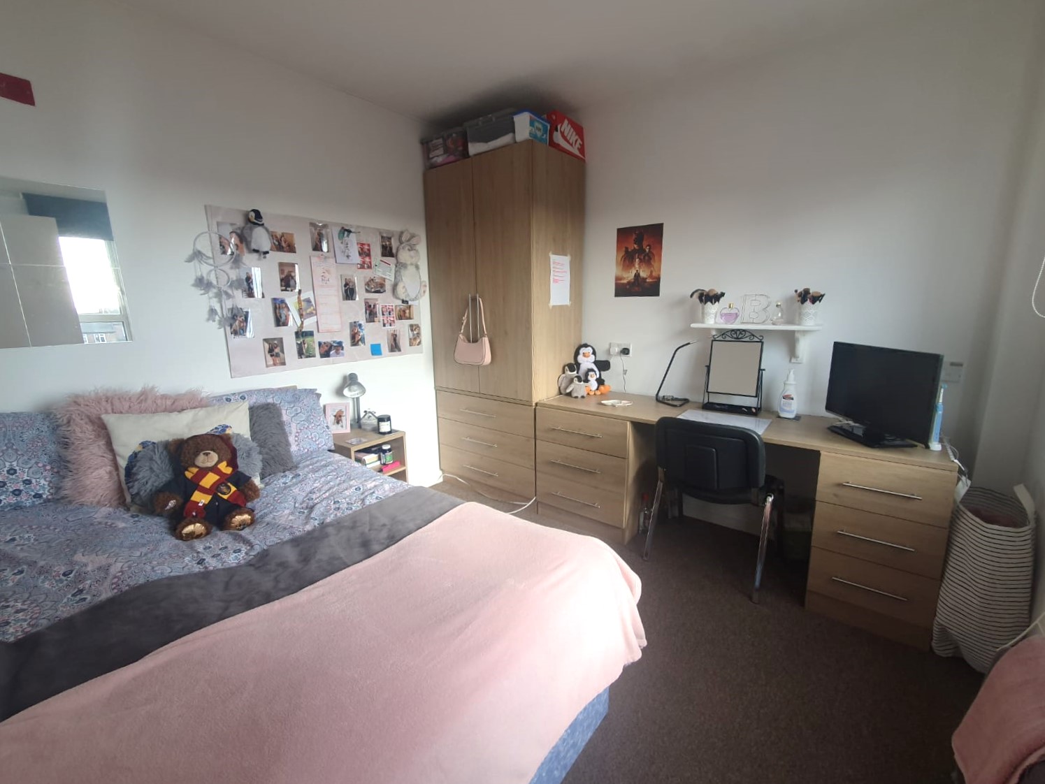 6 Bedroom Apartment ROOM 2