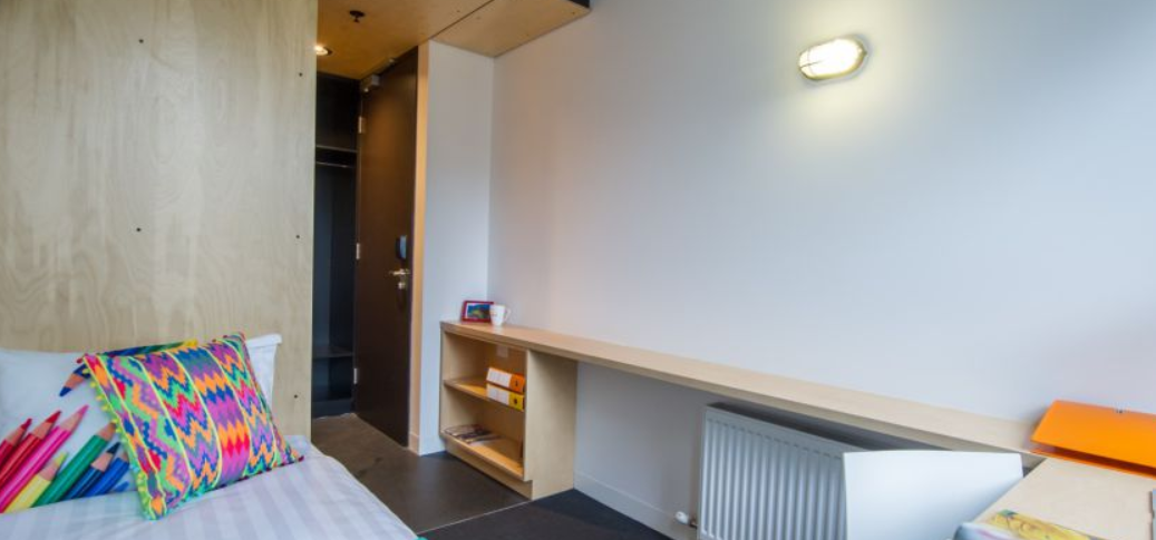 4 Bed Apartment room image 1