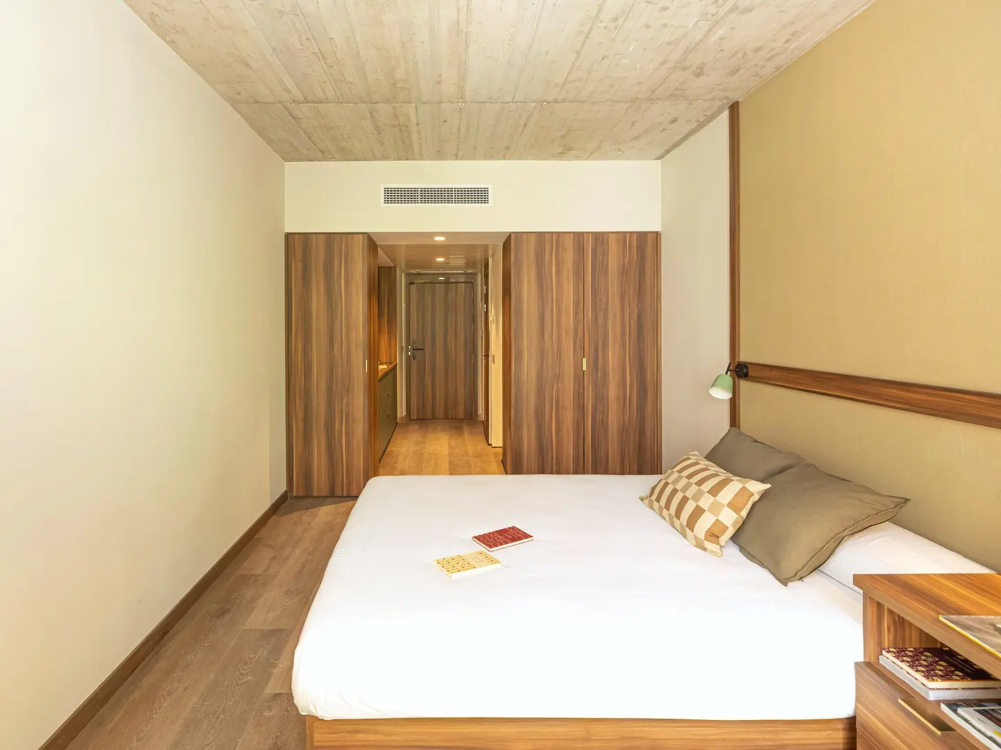 Studio Plus room image 3