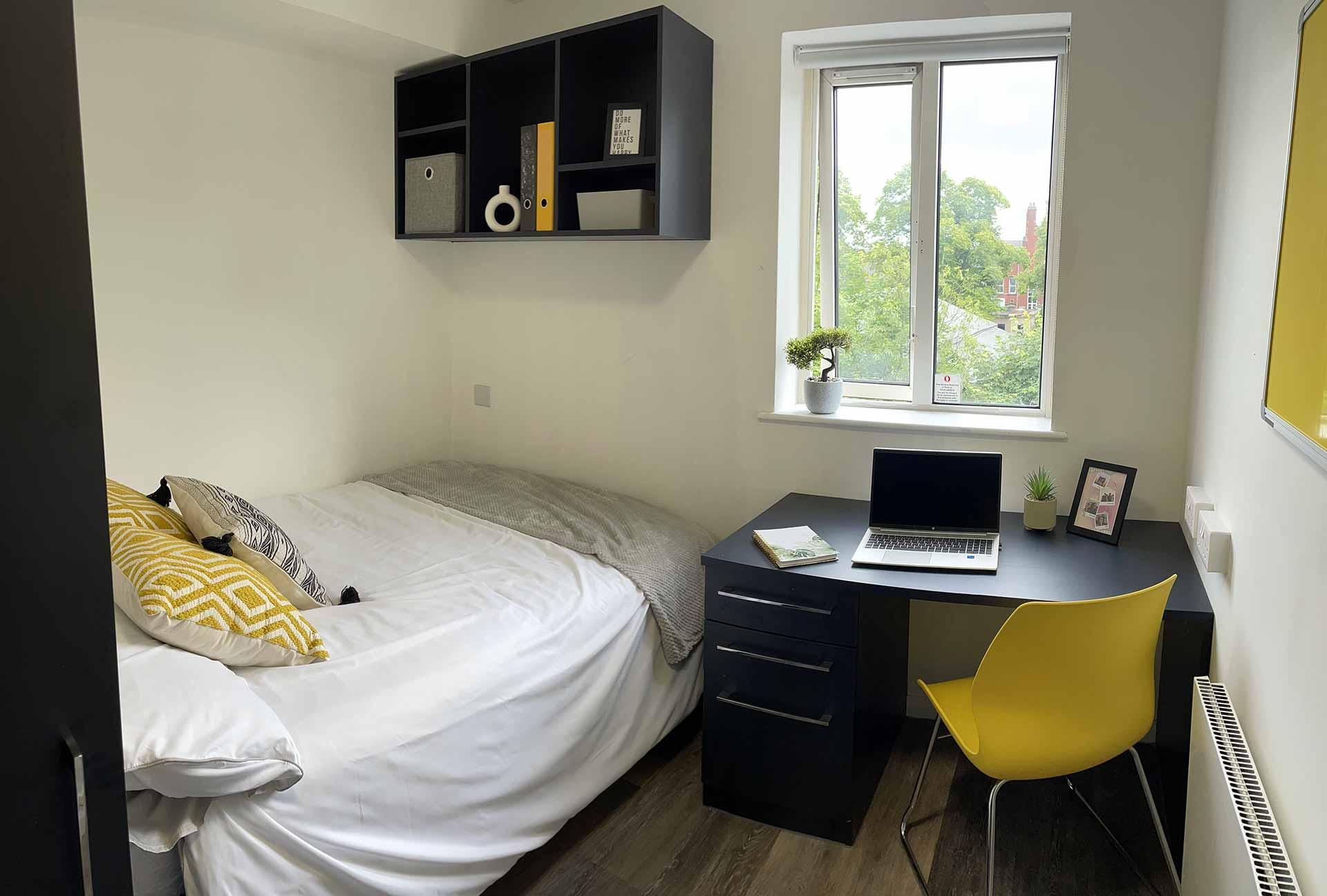 Premium Ensuite room image 1
