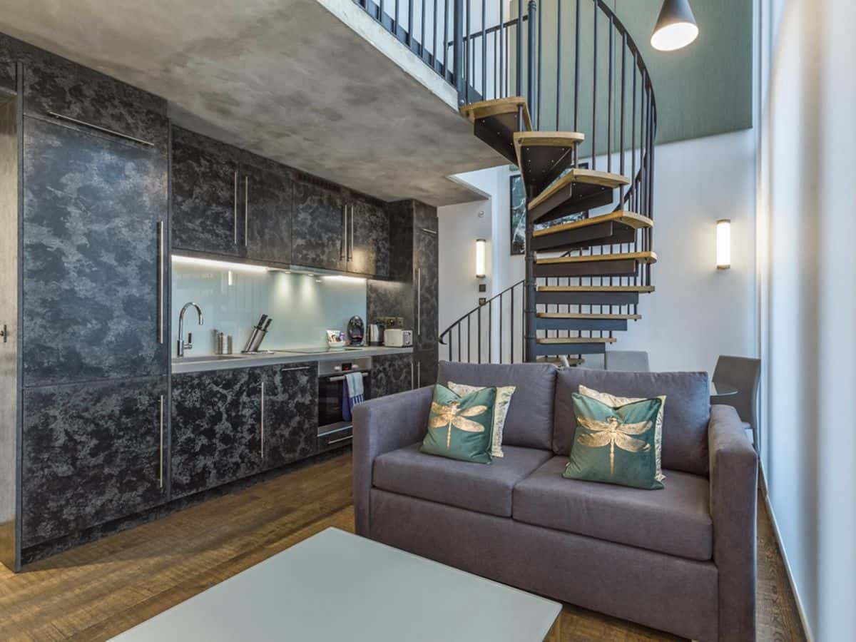 One room in 1 bedroom apartment COMMON_AREA 2