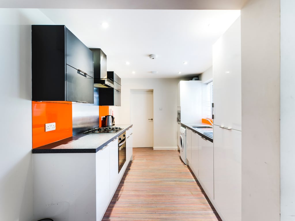 5 Bedroom Apartment KITCHEN 2