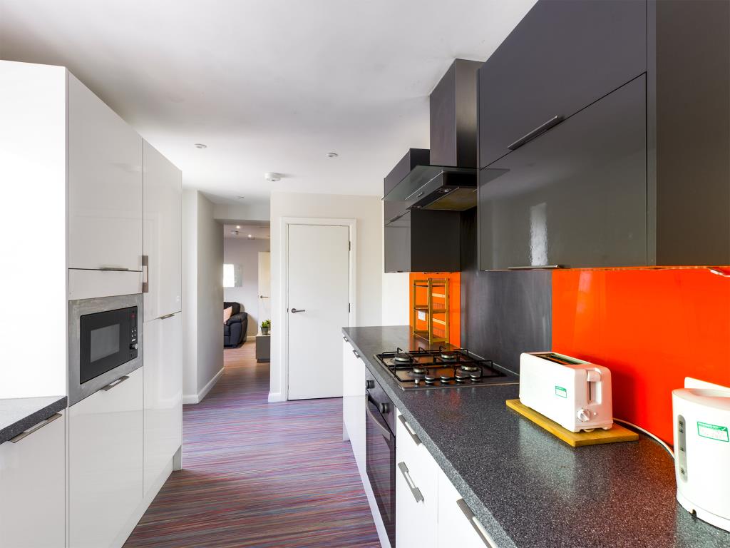 4 Bed Apartment KITCHEN 3