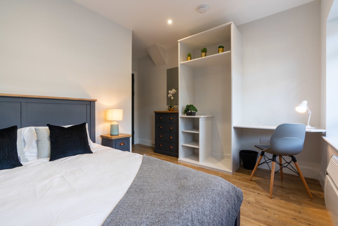7 Bedroom Apartment, Flat 1 ROOM 3