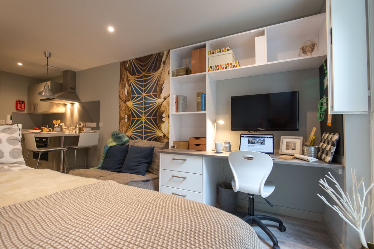 ROOM ROOM 1