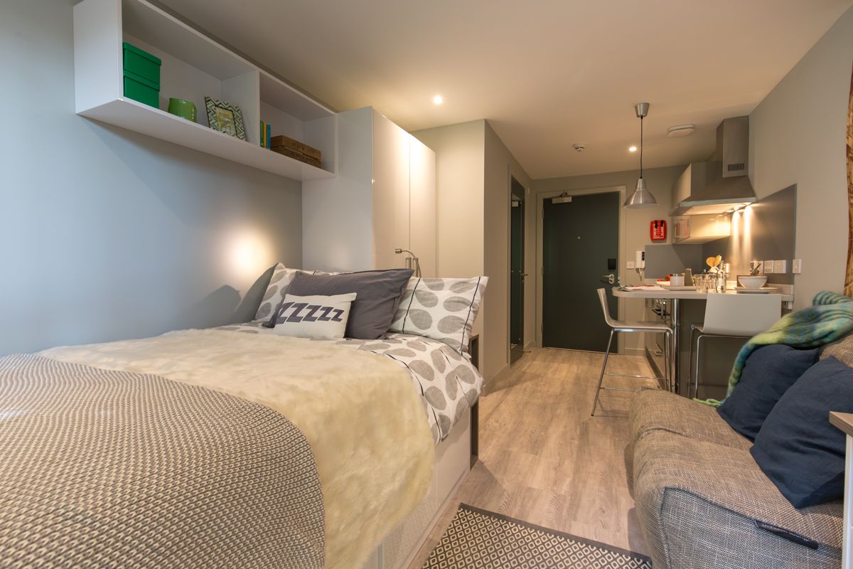 ROOM ROOM