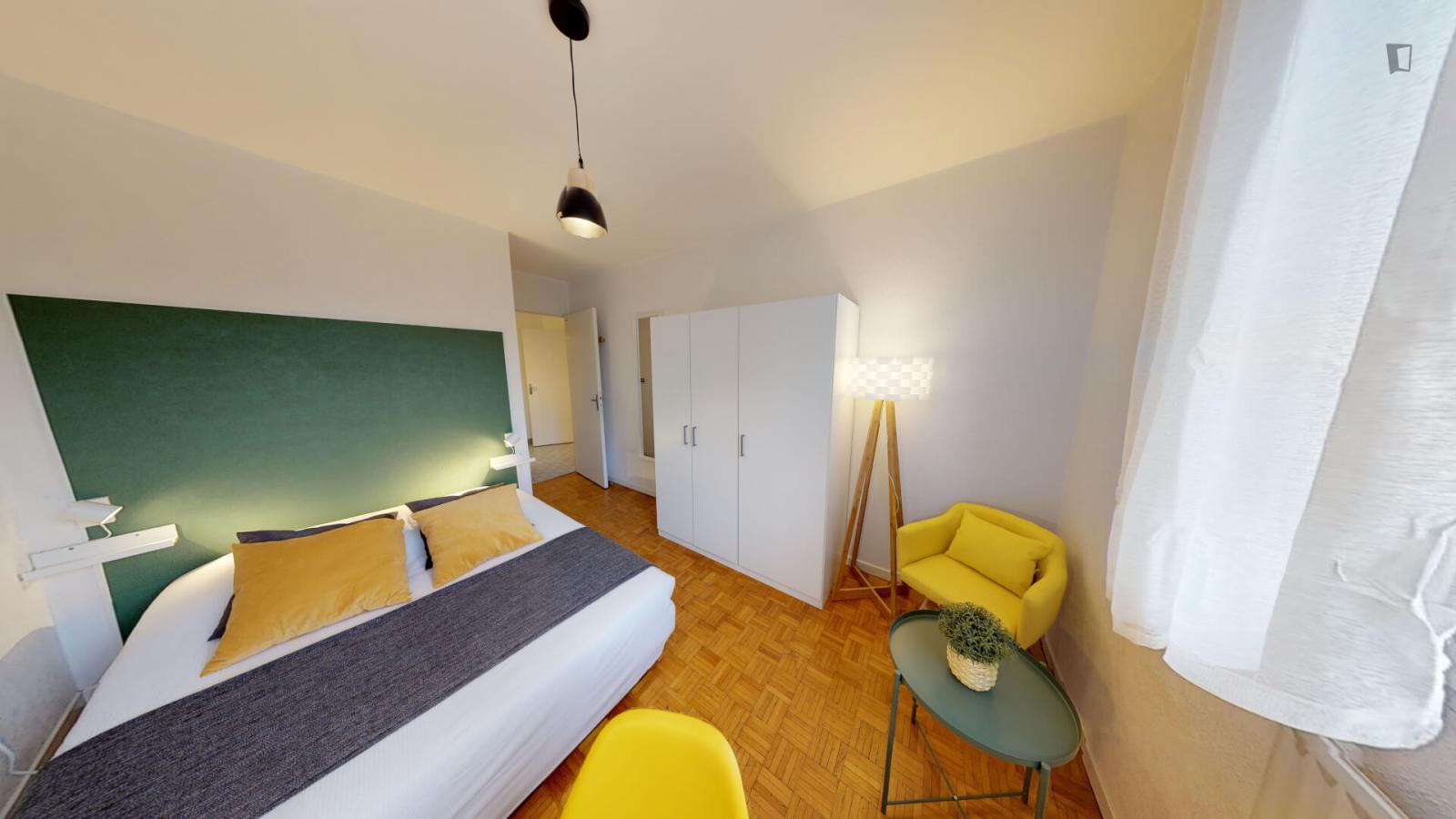 Lovely Double Bedroom in Villette Gare-Lyon-ROOM-1