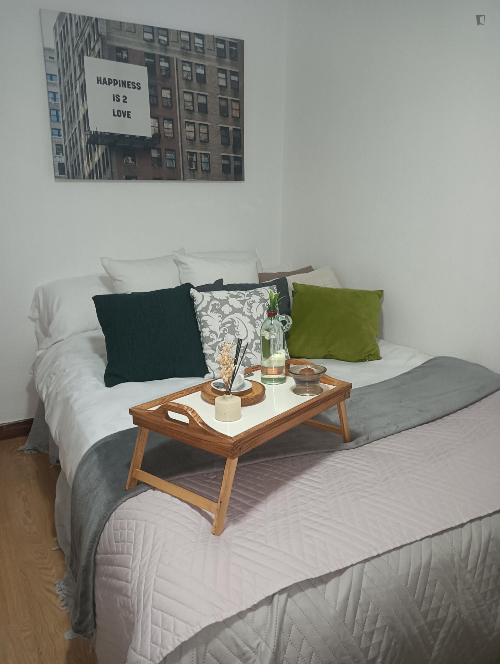4 Bed Apartment room image 8